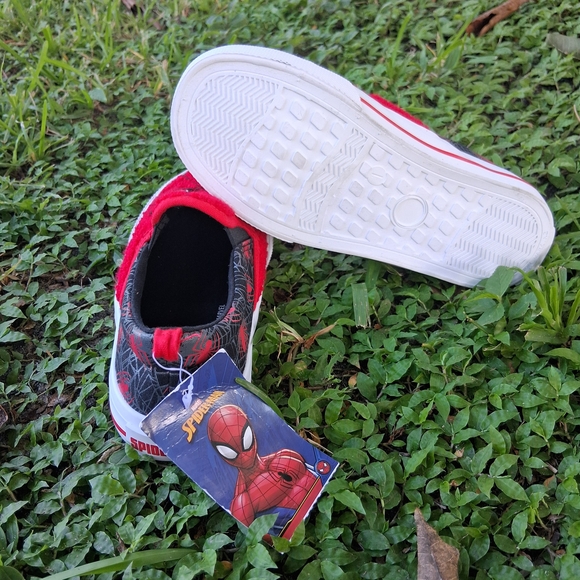 Marvel Spider-Man Kids Slip-On Sneakers - Red and Black - Picture 9 of 9